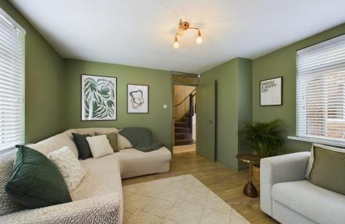 Belfast House | Casa Verde Belmont