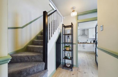 Belfast House | Casa Verde Belmont