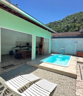 Pereque-Mirim House | Casa verde Ubatuba ao lado da praia da Enseada e Santa Rita