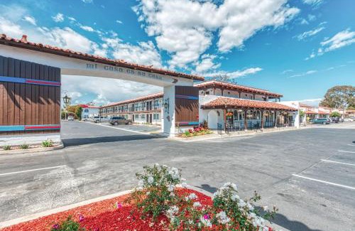Port Hueneme Hotel | Casa Via Mar Inn, an Ascend Collection Hotel