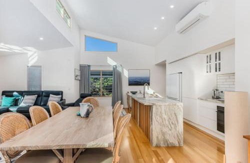 Casuarina House | Casa Villa by the Ocean