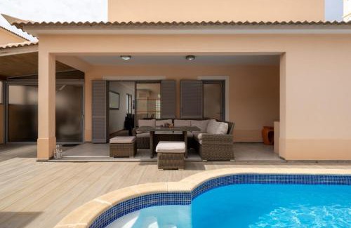 Vila Baleira House | Casa Vista Azul With Pool in Porto Santo
