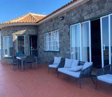 Praia da Vitoria House | Casa Vista Mar
