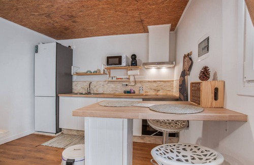 Montijos Cottage | 'Casa' with Balcony and Wi-Fi