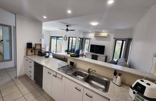 Scarness Resort | Casablanca Palms – Family Friendly Beach Escape