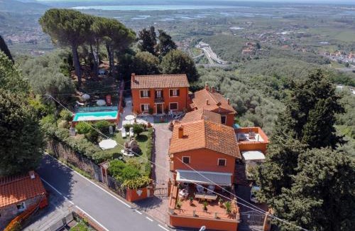 Pieve a Elici House | Casale Belvedere "L'Ulivo" e "La Terrazza"