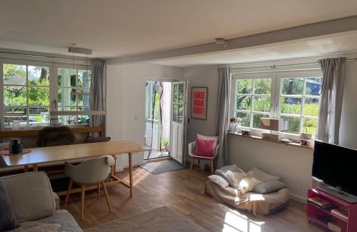 Unterzeismering Apartment | Casalottie - charmantes bayrisches Cottage am Starnberger See