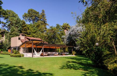 Valle de Bravo Villa | Casas Abi, A Tranquil Retreat Surrounded by nature