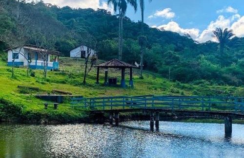 Juquitiba House | Casas de Campo com Piscina, Pesca - Mata Atlântica