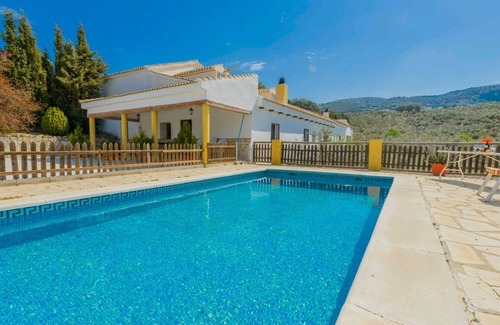 Montefrio Villa | Casas de Paquita - El Establo Montefrío by Ruralidays