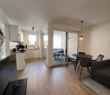 Boeblingen Apartment | CasaVia BB03 with parking up to 4 people kitchen central
