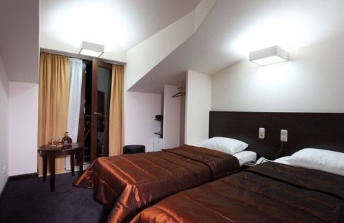 Kentron Hotel | Cascade Hotel