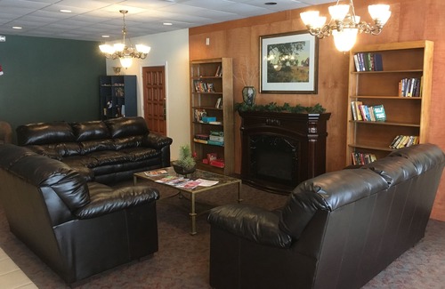 Bloomington Hotel | Cascades Inn