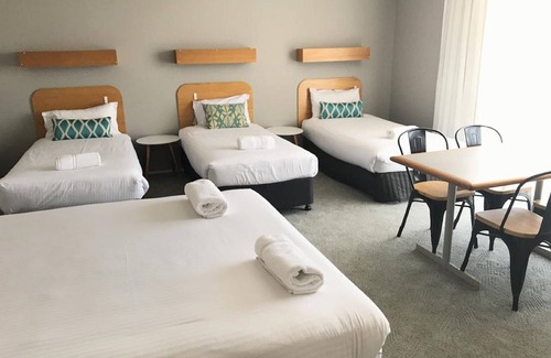 Dubbo Hotel | Cascades Motor Inn