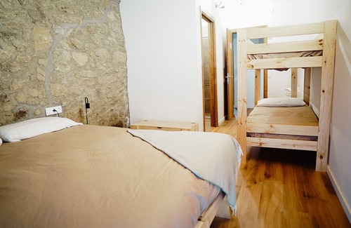 Naves Hostel | Cases Altes de Posada