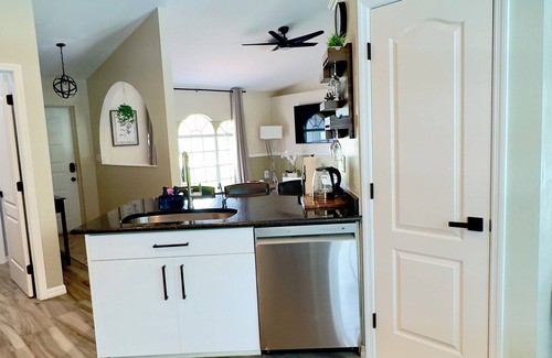 Three Oaks House | Casita Linda · 3BR/2BA · Heated Saltwater Pool · Pet Friendly · Great Location