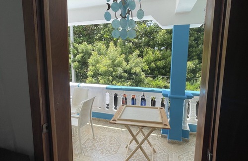 Paraiso Apartment | Casita Linda - Beachfront 3 Bed 1 Bath, AC, Hot Water, Wi-fi, near Los Patos