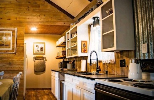 Pipe Creek House | Casitas at Madrona Ranch - Homestead