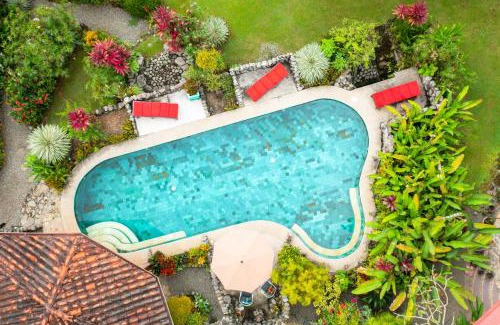 Ballena Cabin | Casitas Del Rio Riverfront Nature Lodge