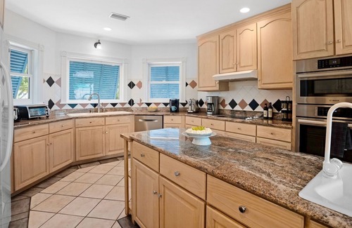 Sugarloaf Key House | *CASSIE’S PARADISE @ SUGARLOAF SHORES* Waterfront Mansion & Pool + LAST KEY SE