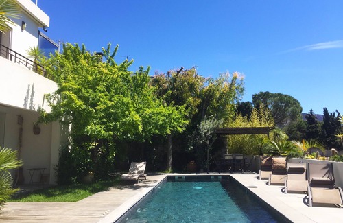 Cassis House | Cassis Modern Villa, Sea View, Heated Pool, 800m village and beach, Provence