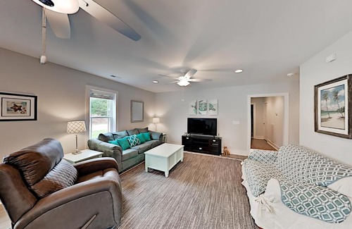 Tranquil Harbour House | Cast A Waves