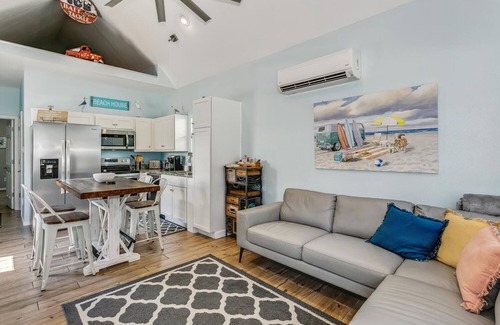 Bon Secour Cottage | Castaway Tiny Home in Bon Secour near Bon Secour River, 8 miles to sportsplex