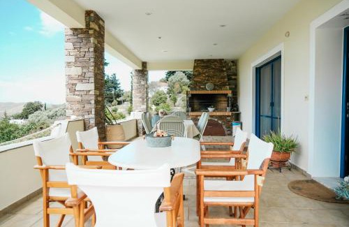 Grambia Villa | Castello Villa (best view in Myloi village)