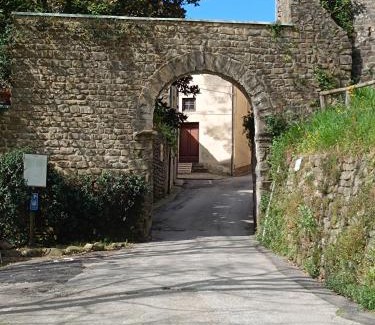 Uzzano Apartment | Castle apartment Aga