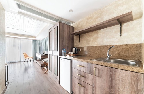 Emin Sinan Hotel | Castle Franco Suites