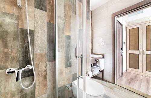 Emin Sinan Hotel | Castle Franco Suites