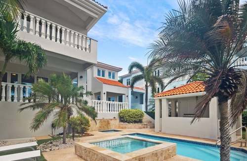 Candelero Abajo House | Castle Garden, recently remodeled luxury house with ocean view & generator (51)