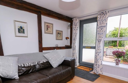 Talgarth Cottage | CASTLE GREEN, pet friendly, character holiday cottage in Talgarth
