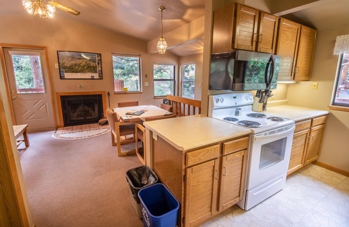 Estes Park Cabin | Castle Mountain Lodge