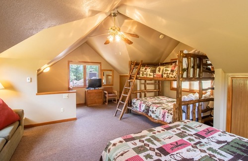 Estes Park Cabin | Castle Mountain Lodge