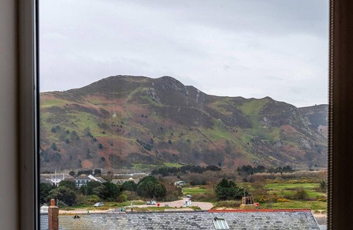Deganwy Cottage | Castle Penthouse - One Bedroom Cottage, Sleeps 2