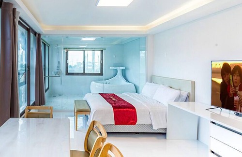 Jocheon House | Castle Pool Resort