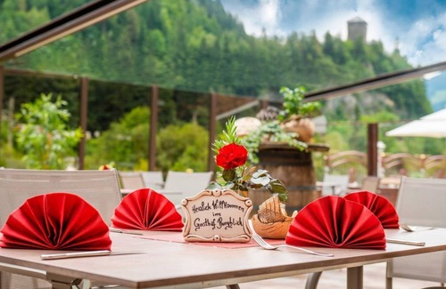 Dorfgastein House | Castle View Suite + - Castle View, Hotel Restaurant