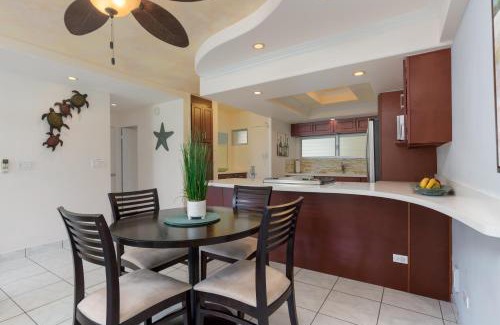 Waikiki Apartment | Castle Waikīkī Shore