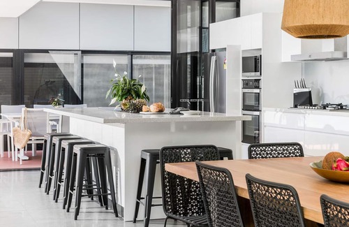 Byron Bay Villa | Catalinas - Byron Bay villa near beach with pool