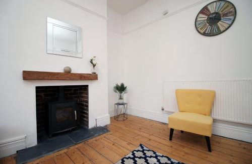 Newport Apartment | Cathedral House by Tŷ SA