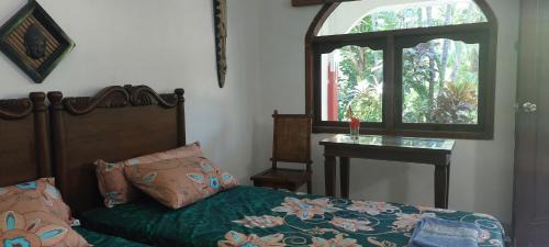 Candi Dasa House | Catra Homestay beachroom 10 B