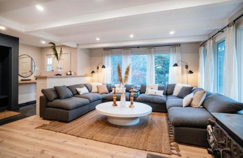 Prattsville Villa | Catskill MNTN Escape 5 BR 3 bath Villa Hot Tub Fire Pit Best Group Stay