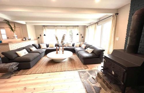 Prattsville Villa | Catskill MNTN Escape 5 BR 3 bath Villa Hot Tub Fire Pit Best Group Stay