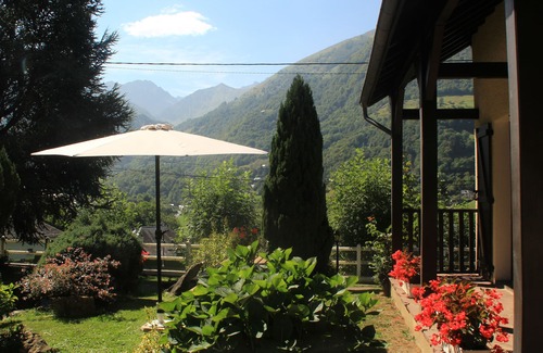 Cauterets Ski Chalet | CAUTERETS - Chalet * L'Escapade, fine amenities, sleeps 2 to 15