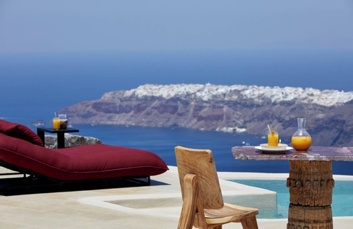 Imerovigli Apartment | Cavalieros Honeymoon Villa with heated pool and caldera view