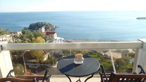 Piraeus Hotel | Cavo D' Oro