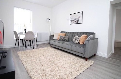 Newport Apartment | Caxton Place by Tŷ SA