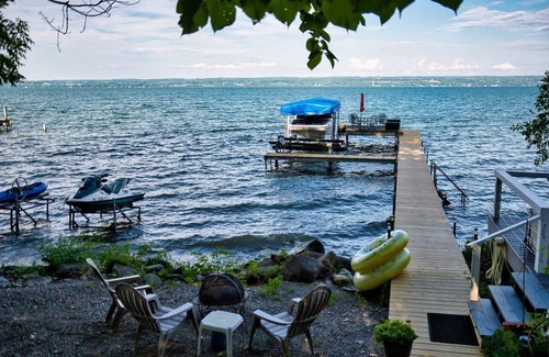 Romulus Cottage | Cayuga Lake Cottage "The Bermuda Sunrise"