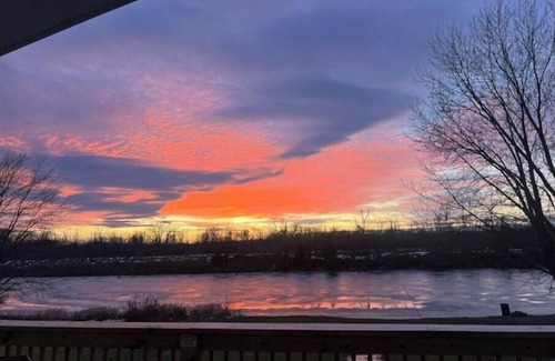 Cayuga House | Cayuga, NY On Seneca River